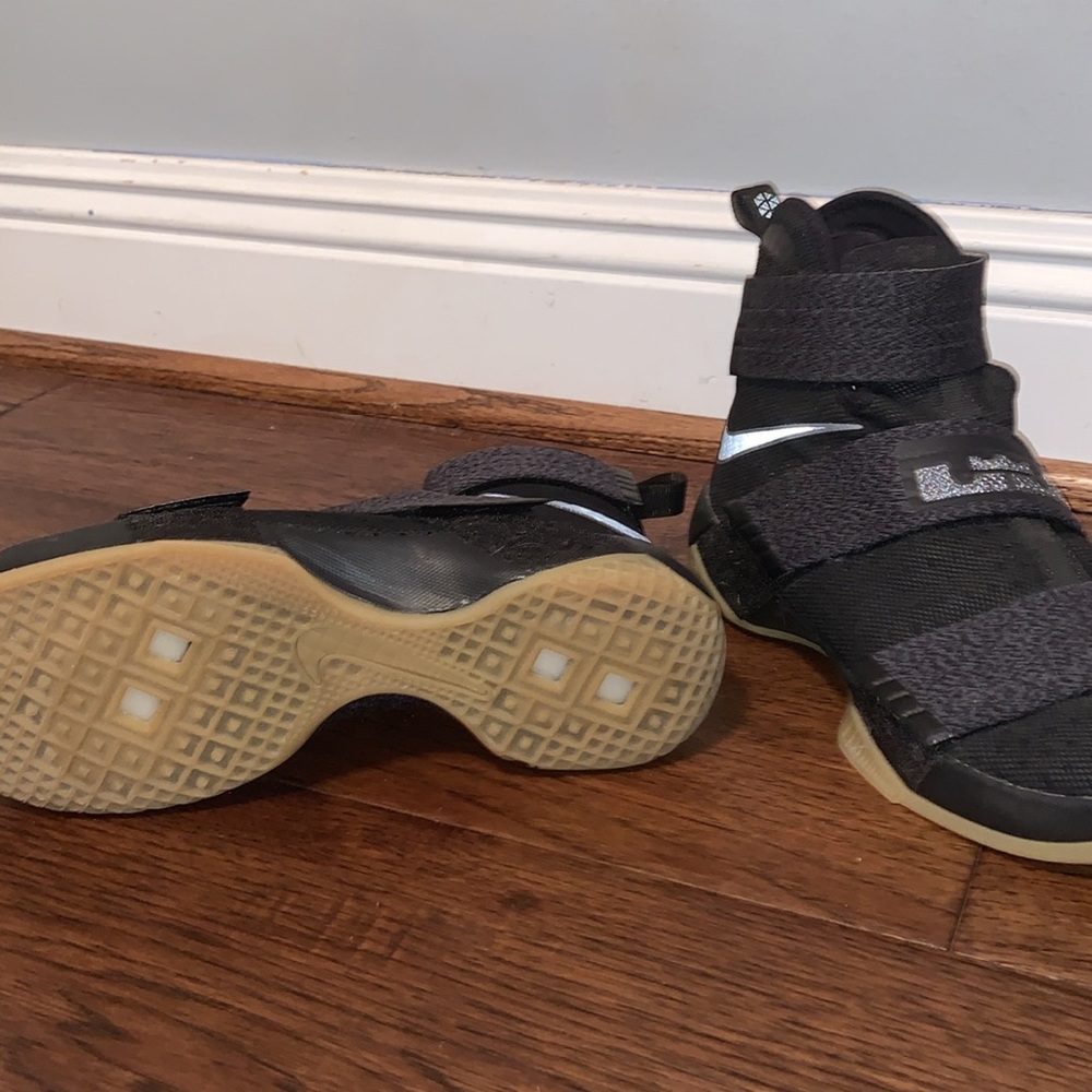 Nike Lebron Zoom Soldier 10 Black Gum